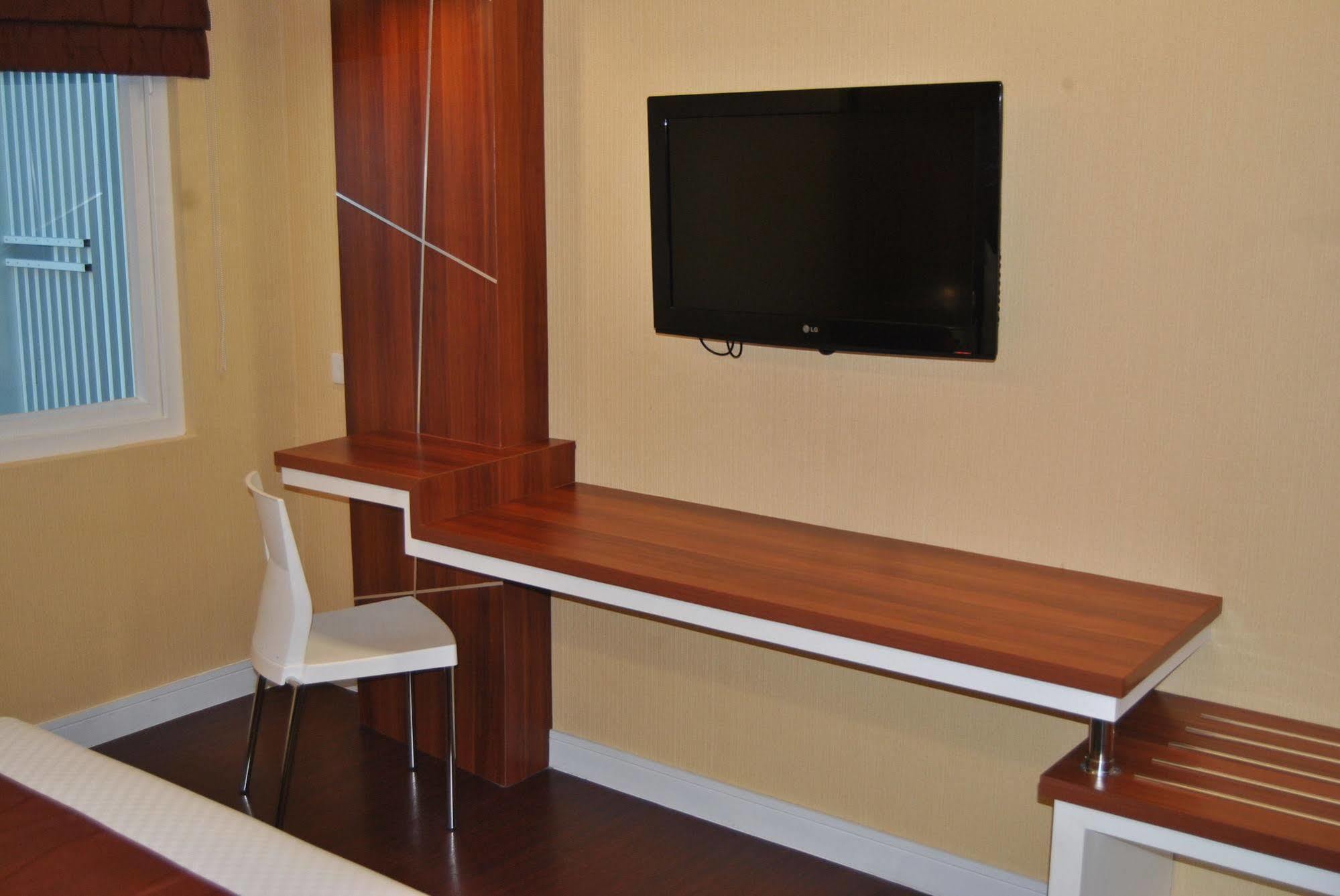 Citihub Hotel Yogyakarta Exterior photo